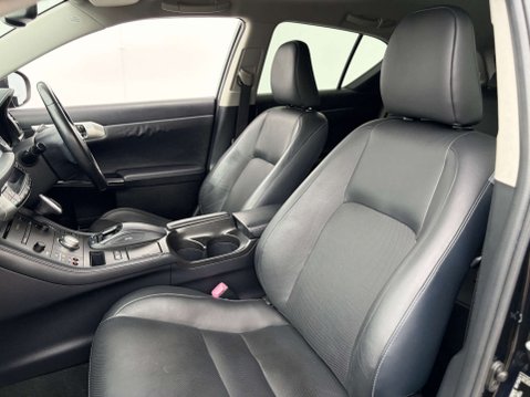 Lexus CT 1.8 CT 200h Luxury CVT 5dr 53
