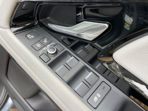 Land Rover Range Rover Evoque 2.0 D180 MHEV First Edition SUV 5dr Diesel Auto 4WD Euro 6 (s/s) (180 ps) 47