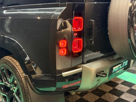 Land Rover Defender 3.0 D250 MHEV X-Dynamic S Auto 4WD Euro 6 (s/s) 3dr 40