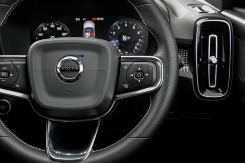 Volvo XC40 T3 R-DESIGN 19