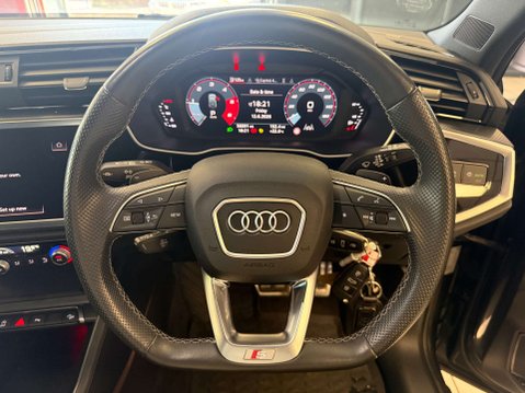 Audi Q3 2.0 Q3 Sportback 40 TDI Black Edition Quattro Semi-Auto 4WD 5dr 23