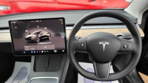 Tesla Model 3 MODEL 3 32