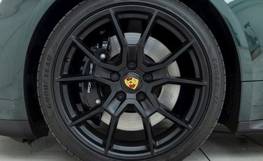 Porsche Taycan GTS Sport Turismo 8