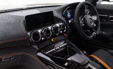 Mercedes-Benz Amg GT Black Series 12