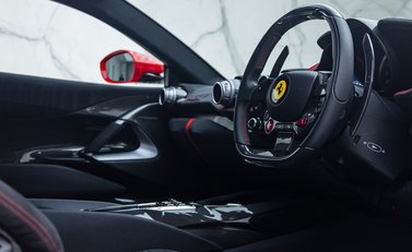 Ferrari 812 Competizione 11