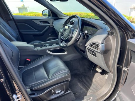 Jaguar F-Pace 2.0 D180 Chequered Flag Auto AWD Euro 6 (s/s) 5dr 75