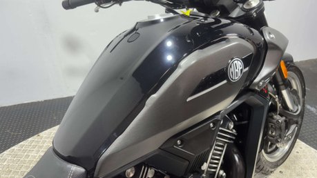 MBP C 2024 ONLY 3K 1 OWNER CRUISER BIKE 1000CC TOURER BIKE 32