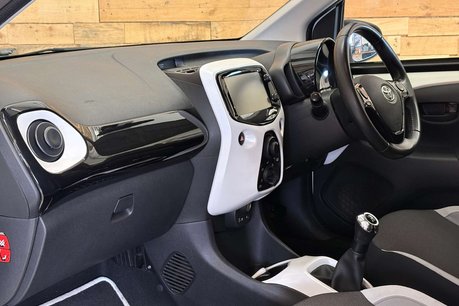 Toyota Aygo 1.0 VVT-i x-pure Hatchback 5dr Petrol Manual Euro 6 (68 ps) 9