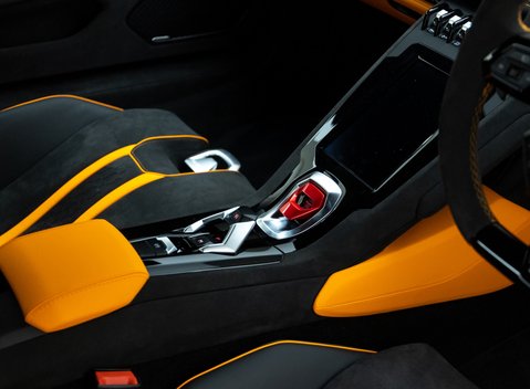 Lamborghini Huracan Tecnica 17