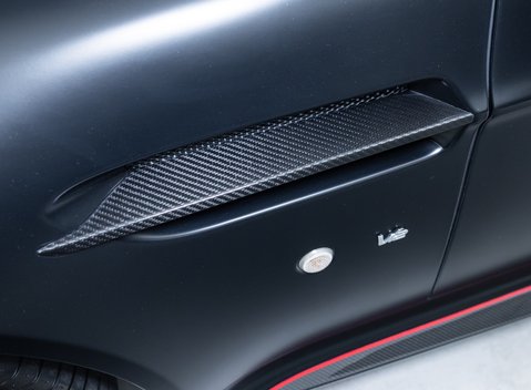 Aston Martin V12 Vantage S 36