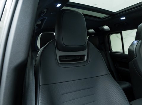 Land Rover Defender 110 OCTA EDITION ONE 17