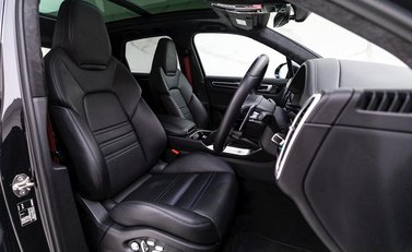 Porsche Cayenne Turbo S E-Hybrid 10