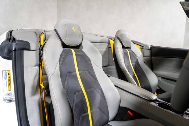 Ferrari California T. MAGNERIDE SUSPENSION. BESPOKE INTERIOR. TWO-TONE BODYWORK. CARPLAY. 2