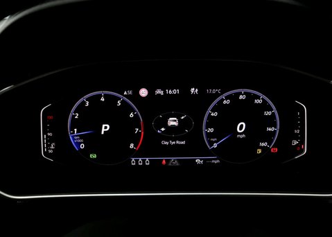 Volkswagen T-Roc 1.5 T-Roc R-Line TSI Semi-Auto 5dr 18