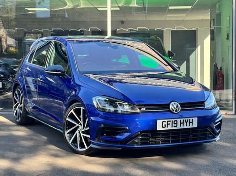 Volkswagen Golf R TSI 4MOTION DSG 2