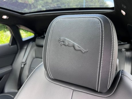 Jaguar E-Pace 2.0 D204 MHEV R-Dynamic SE Auto AWD Euro 6 (s/s) 5dr 35