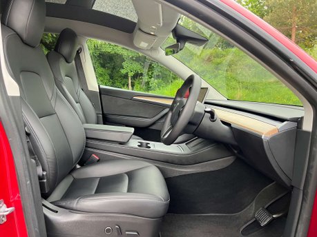 Tesla Model Y ModeL Y Long Range AWD 4WD 5dr 19