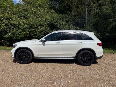 Mercedes-Benz GLC 3.0 GLC350d V6 AMG Line (Premium Plus) G-Tronic 4MATIC Euro 6 (s/s) 5dr 4