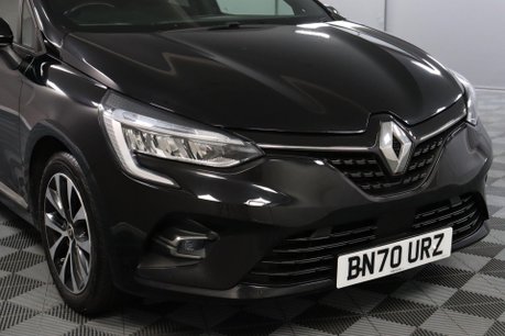 Renault Clio ICONIC TCE BOSE 26