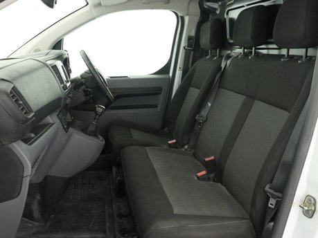 Vauxhall Vivaro 2900 1.5d 100PS Dynamic H1 10