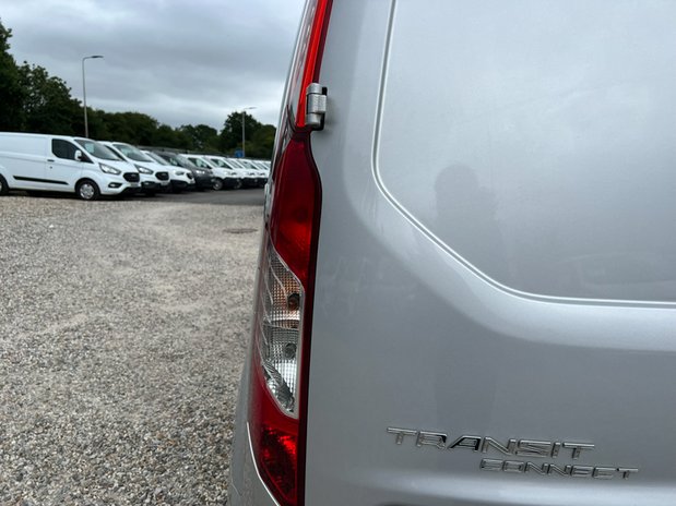 Ford Transit Connect SWB L1H1 Low Roof Limited Air Con Alloys Sensors EURO 6 NO VAT 24