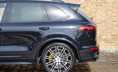 Porsche Cayenne Turbo S 26