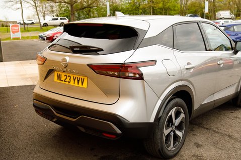 Nissan Qashqai DIG-T N-CONNECTA MHEV 8