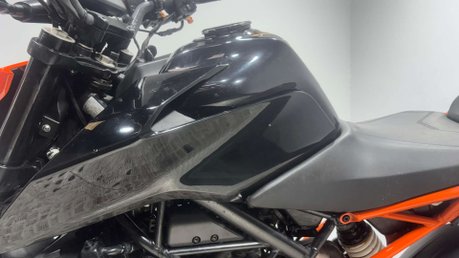 KTM Duke 2017 19K SPARES OR REPAIR PROJECT NAKED SUPERMOTO BIKE 125CC 22