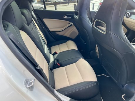 Mercedes-Benz GLA Class 2.0 GLA250 AMG Line PREMIUM PLUS SUV 5dr Petrol 7G-DCT 4MATIC Euro 6(211ps) 27