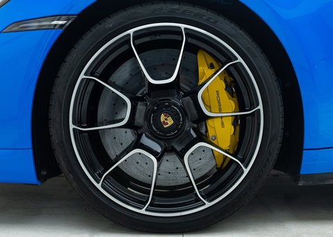 Porsche 911 Turbo S (992)