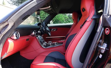 Mercedes-Benz SLS AMG Roadster 5