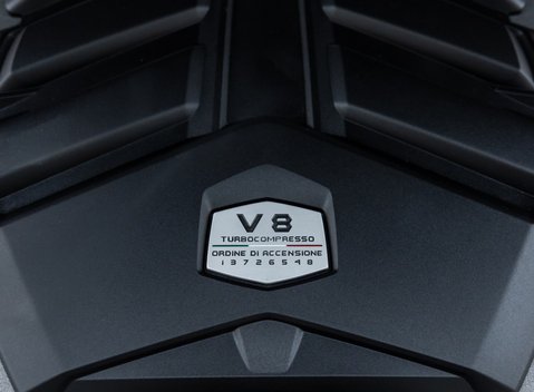 Lamborghini Urus PERFORMANTE 52