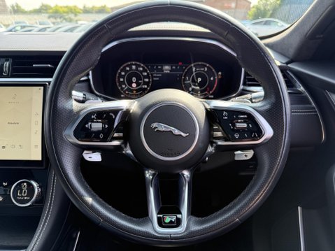 Jaguar F-Pace 2.0 D200 MHEV R-Dynamic HSE SUV 5dr Diesel Auto AWD Euro 6 (s/s) (204 ps) 33