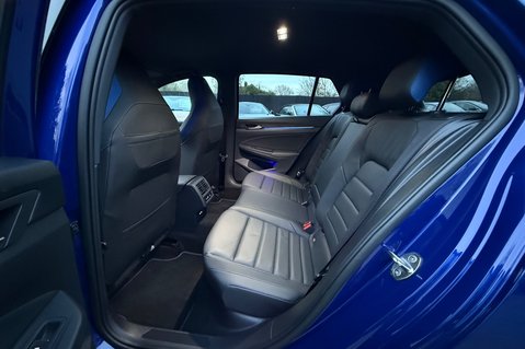 Volkswagen Golf R TSI 4MOTION DSG -AKRAPOVIC -PERFORMANCE PACK -CARBON LEATHER -HEATED S/W 25