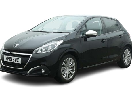 Peugeot 208 1.2 PureTech Signature Hatchback 5dr Petrol Manual Euro 6 (s/s) (82 ps) 5