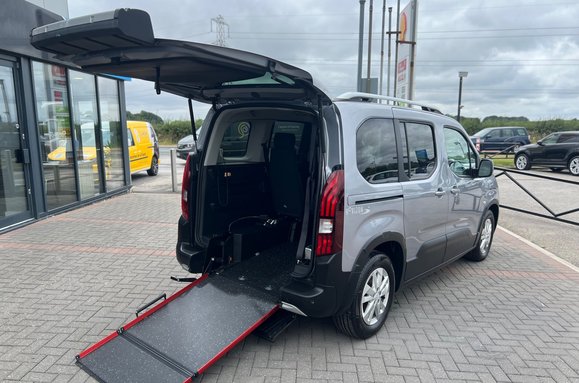 Peugeot Rifter HORIZON RE WAV 39