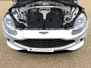 Aston Martin DBX V8 77