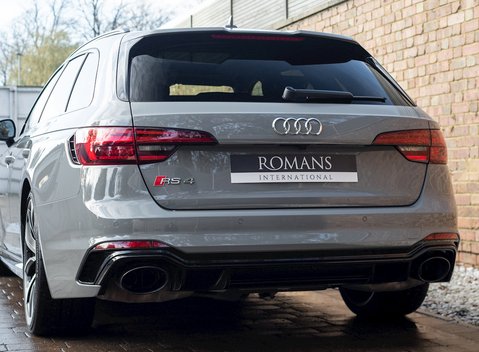 Audi RS4 Avant 27