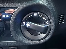 Toyota Hilux 2.8 HI-Luxury Invincible X D-4D 4WD Double Cab Auto 4WD 5dr 43