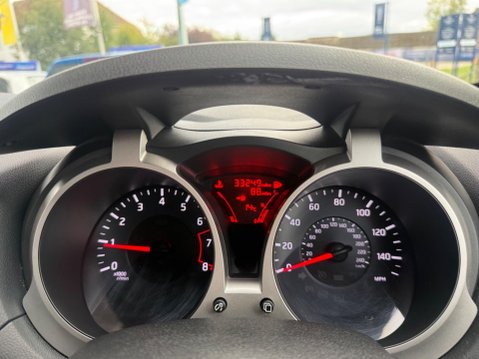 Nissan Juke 1.6 Tekna Euro 5 (s/s) 5dr 26
