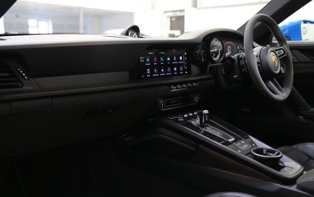 Porsche 911 Carrera GTS - Rear-Axle Steering, 18-Way Seats, Panoramic Roof and More 4