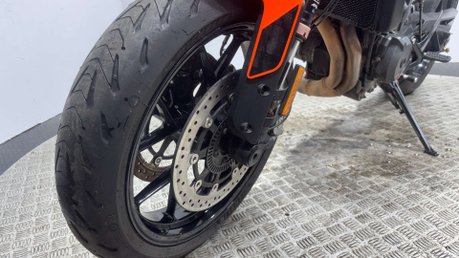 KTM Duke 2021 12K PROJECT BIKE SUPERMOTO SPARES OR REPAIR 890CC 31