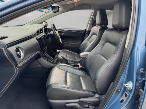 Toyota Auris 1.2 VVT-i Excel Euro 6 (s/s) 5dr 42