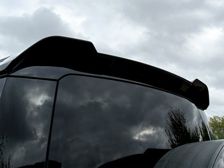 Land Rover Defender V8 33