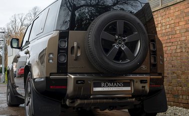 Land Rover Defender 110 X P400 27
