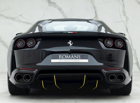 Ferrari 812 Superfast 5