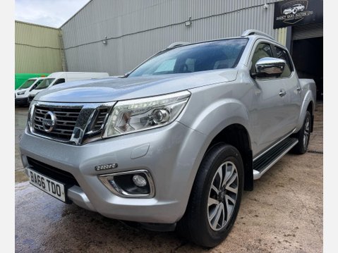 Nissan Navara 2.3 dCi Tekna Pickup Double Cab 4dr Diesel Auto 4WD Euro 6 (190 ps) 19