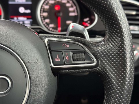 Audi RS4 4.2 FSI V8 Estate 5dr Petrol S Tronic quattro Euro 5 (450 ps) 32