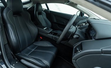 Aston Martin V12 Vantage S Coupe 13