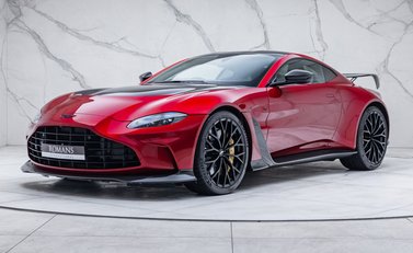 Aston Martin V12 Vantage 1